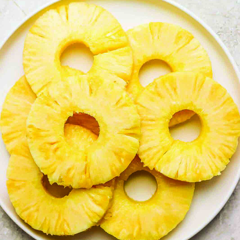 pineapple sliced